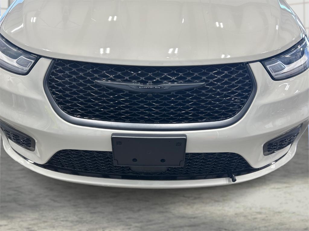 used 2021 Chrysler Pacifica car, priced at $21,700