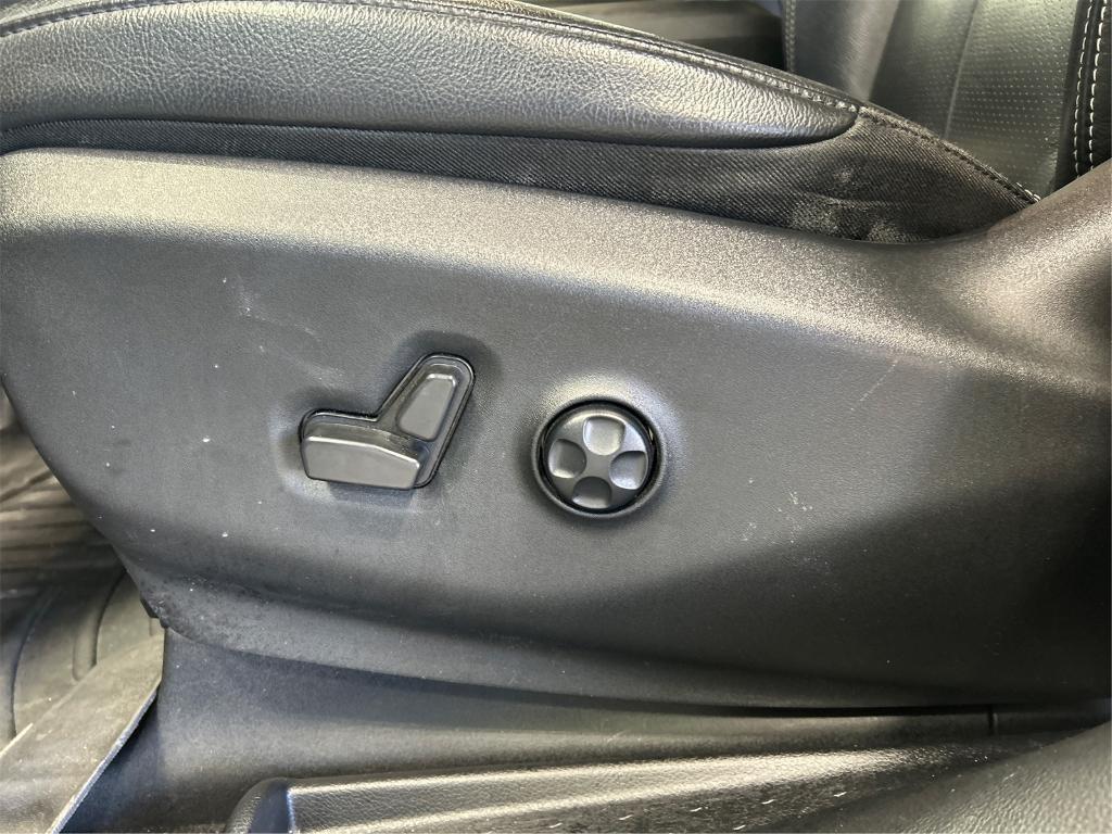 used 2021 Chrysler Pacifica car, priced at $21,700