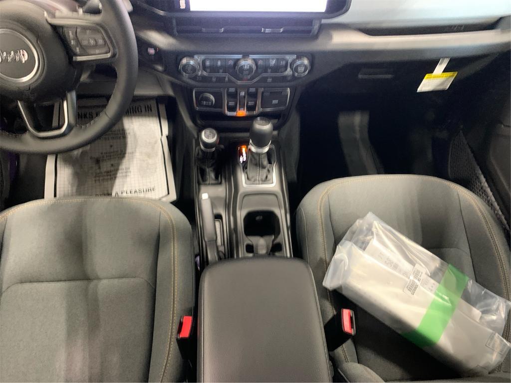 new 2026 Jeep Gladiator car, priced at $47,623