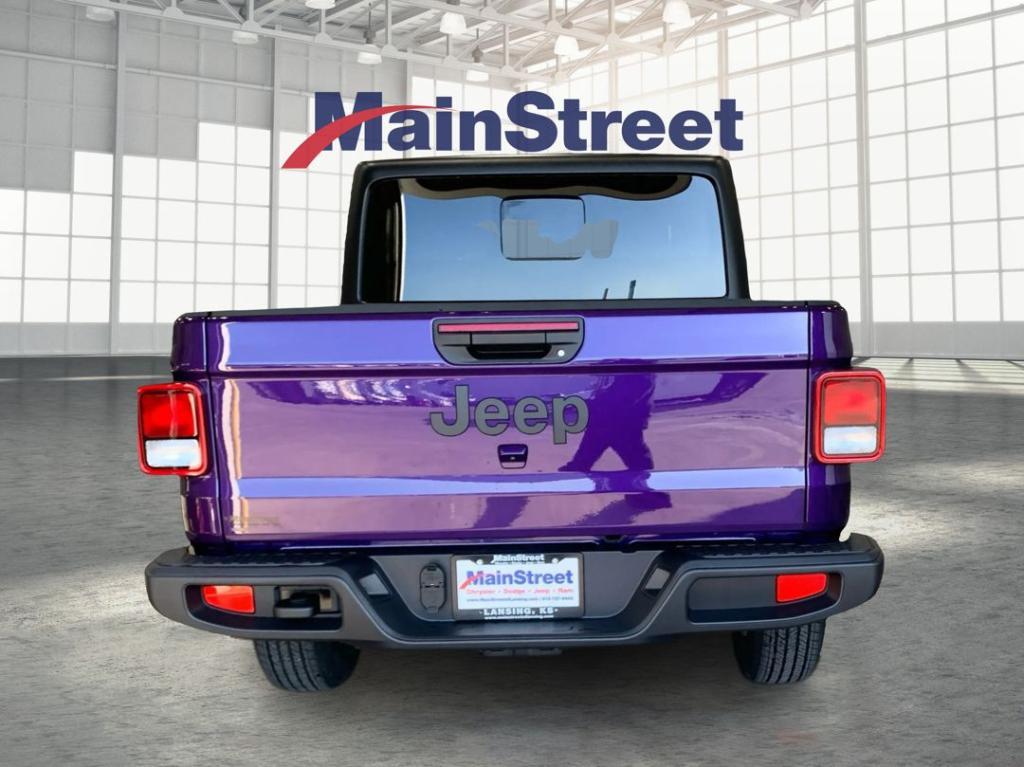 new 2026 Jeep Gladiator car, priced at $47,123