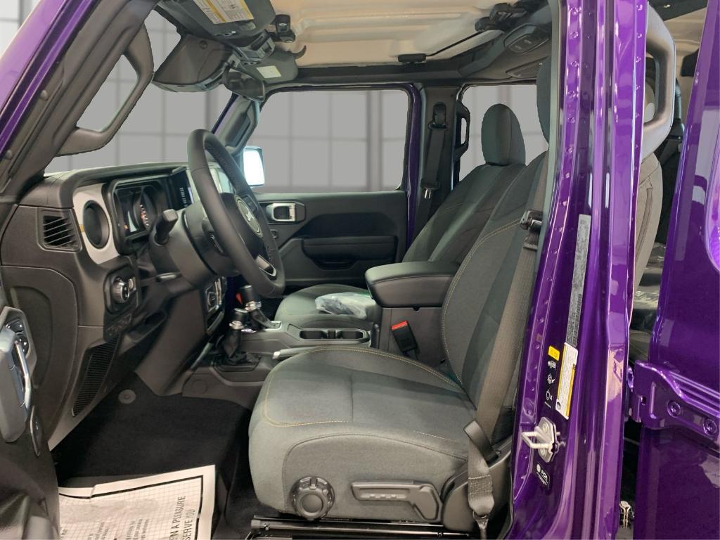 new 2026 Jeep Gladiator car, priced at $47,123