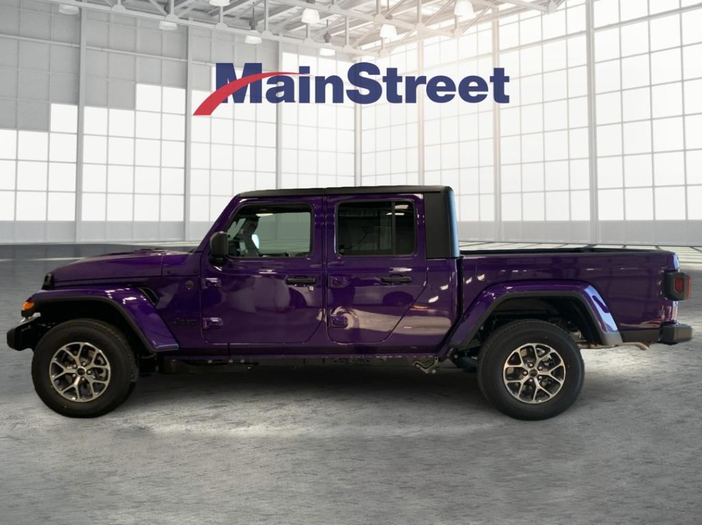 new 2026 Jeep Gladiator car, priced at $47,623