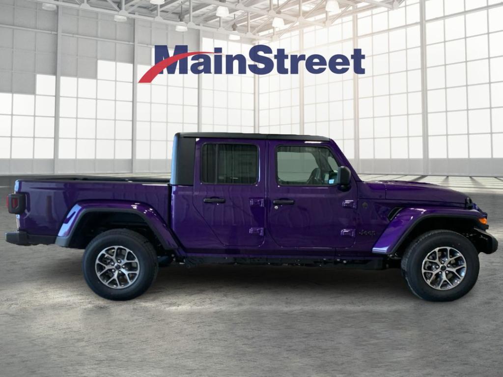 new 2026 Jeep Gladiator car, priced at $47,123