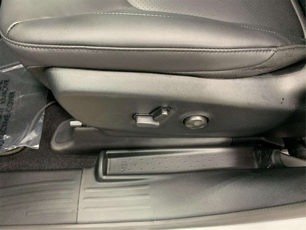 new 2026 Chrysler Pacifica car, priced at $43,288