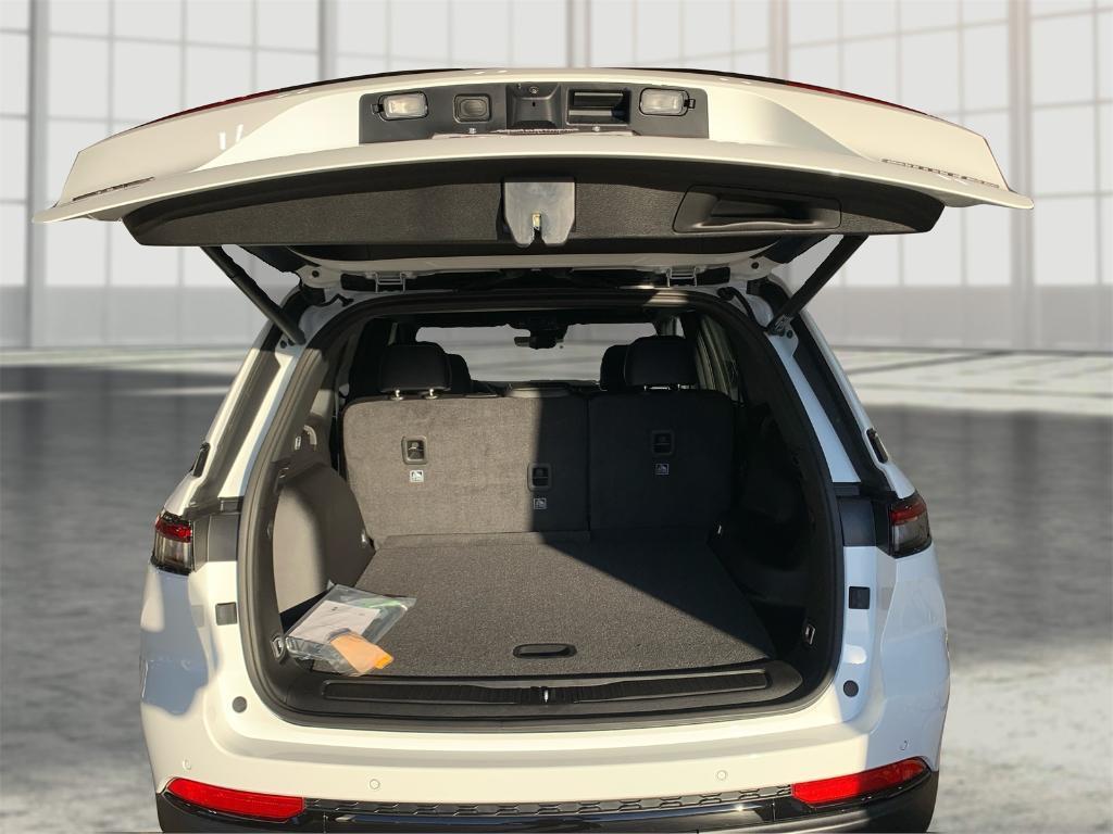 new 2025 Jeep Grand Cherokee car, priced at $45,926