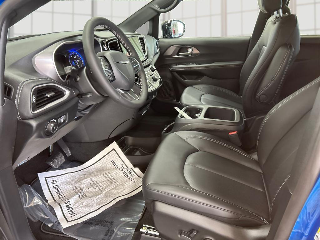 new 2026 Chrysler Pacifica car, priced at $46,409