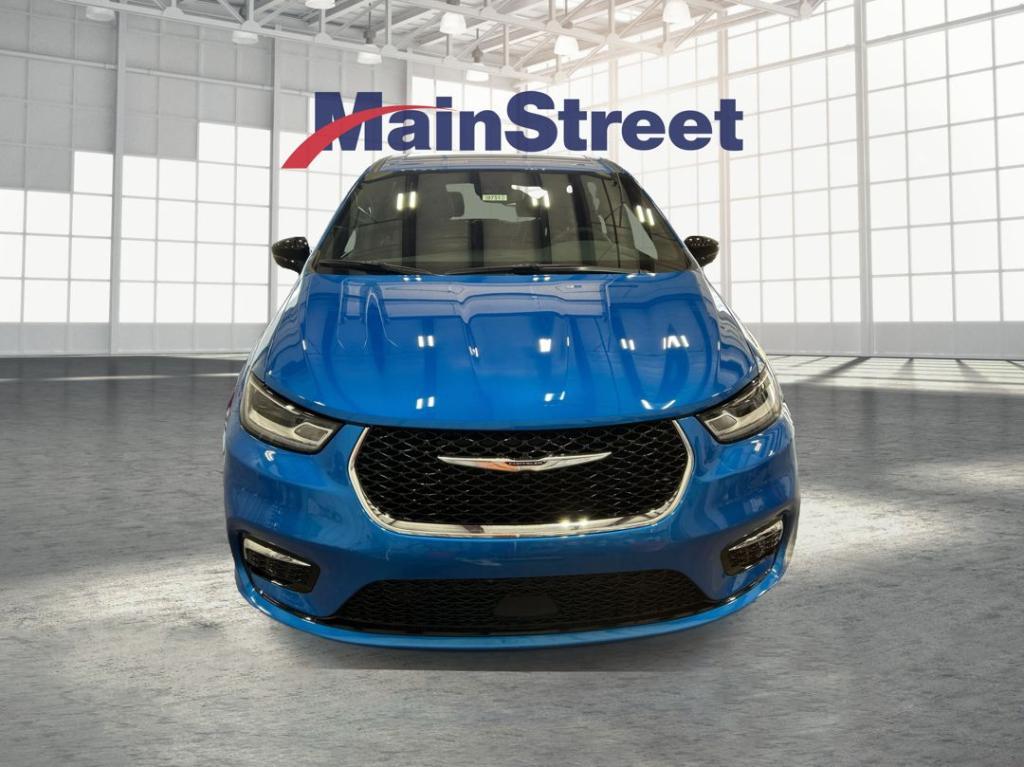 new 2026 Chrysler Pacifica car, priced at $46,409