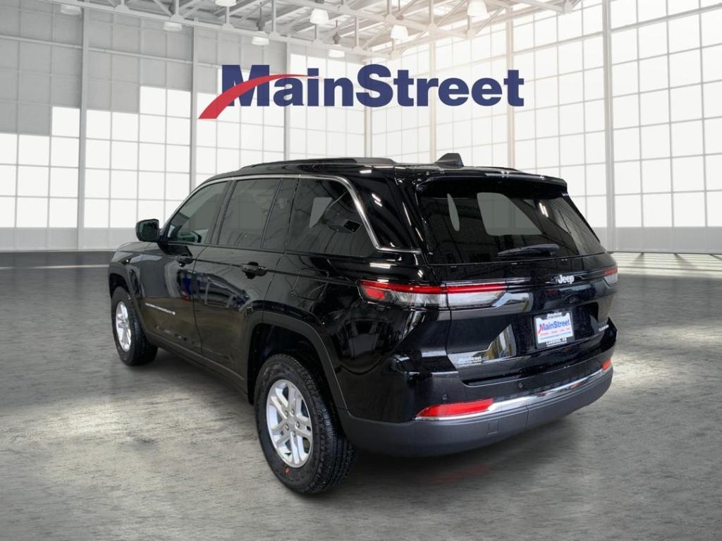 used 2025 Jeep Grand Cherokee car, priced at $32,800