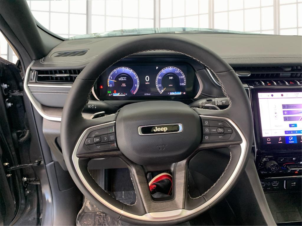 new 2025 Jeep Grand Cherokee car, priced at $45,837