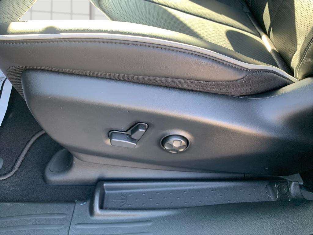 new 2026 Chrysler Pacifica car, priced at $53,651