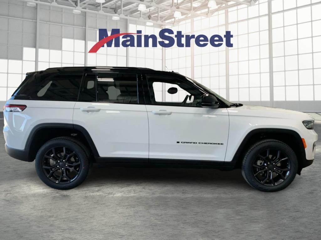 new 2025 Jeep Grand Cherokee car, priced at $46,682