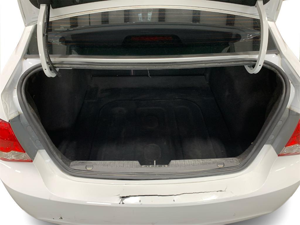 used 2016 Chevrolet Cruze Limited car, priced at $10,000