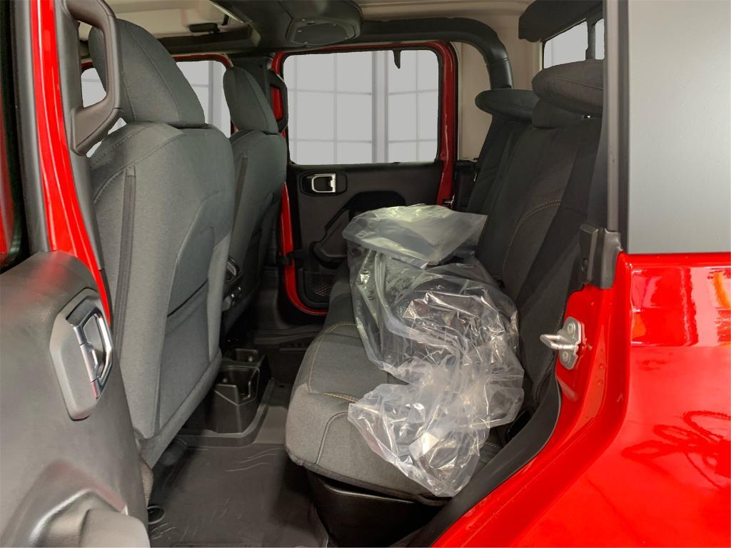 new 2025 Jeep Gladiator car, priced at $43,312