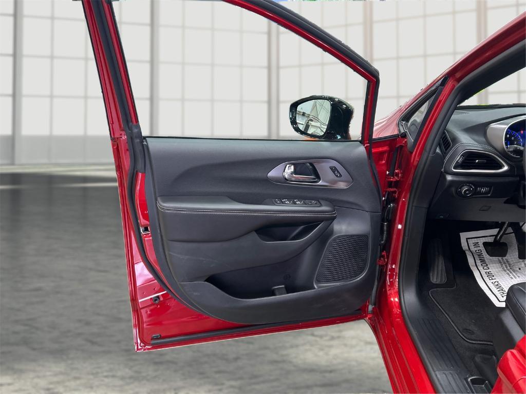 new 2026 Chrysler Pacifica car, priced at $44,308