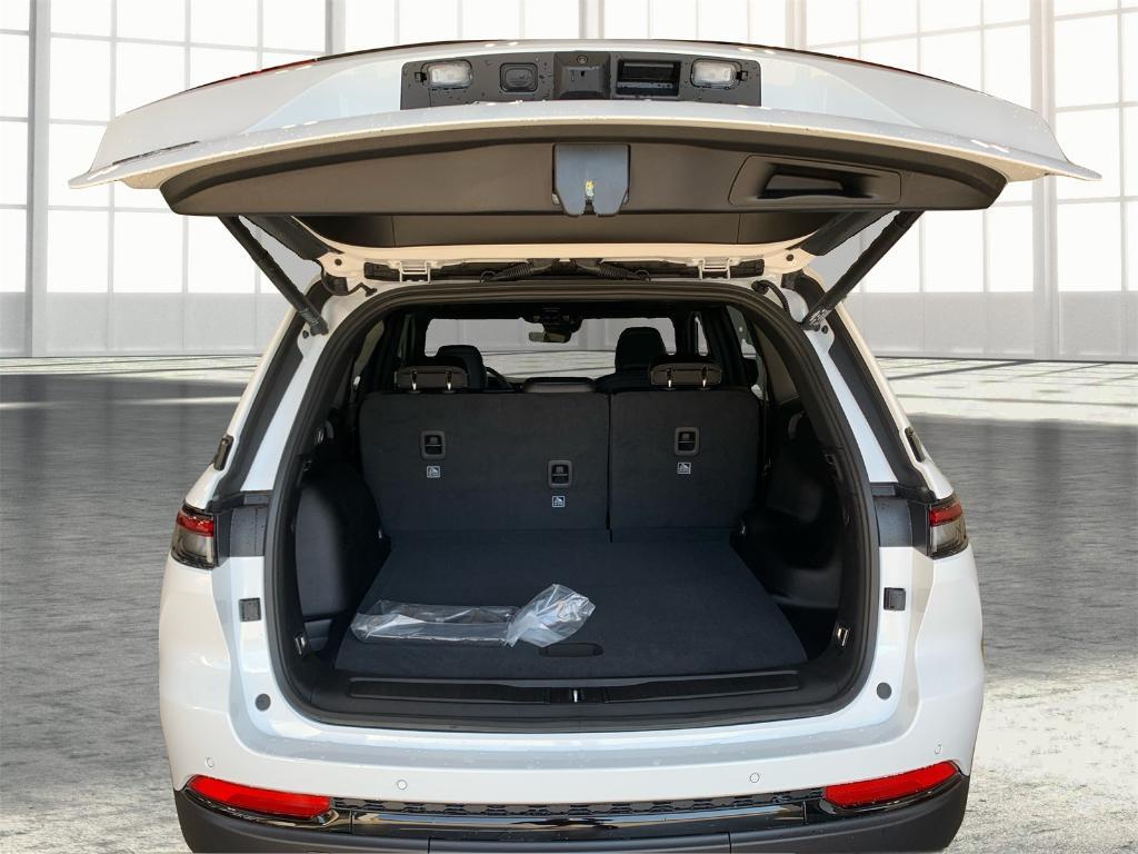 new 2025 Jeep Grand Cherokee car, priced at $40,398