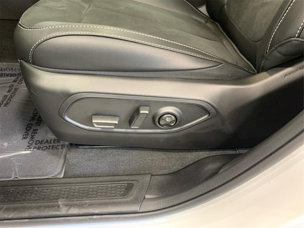 new 2025 Jeep Grand Cherokee car, priced at $40,398