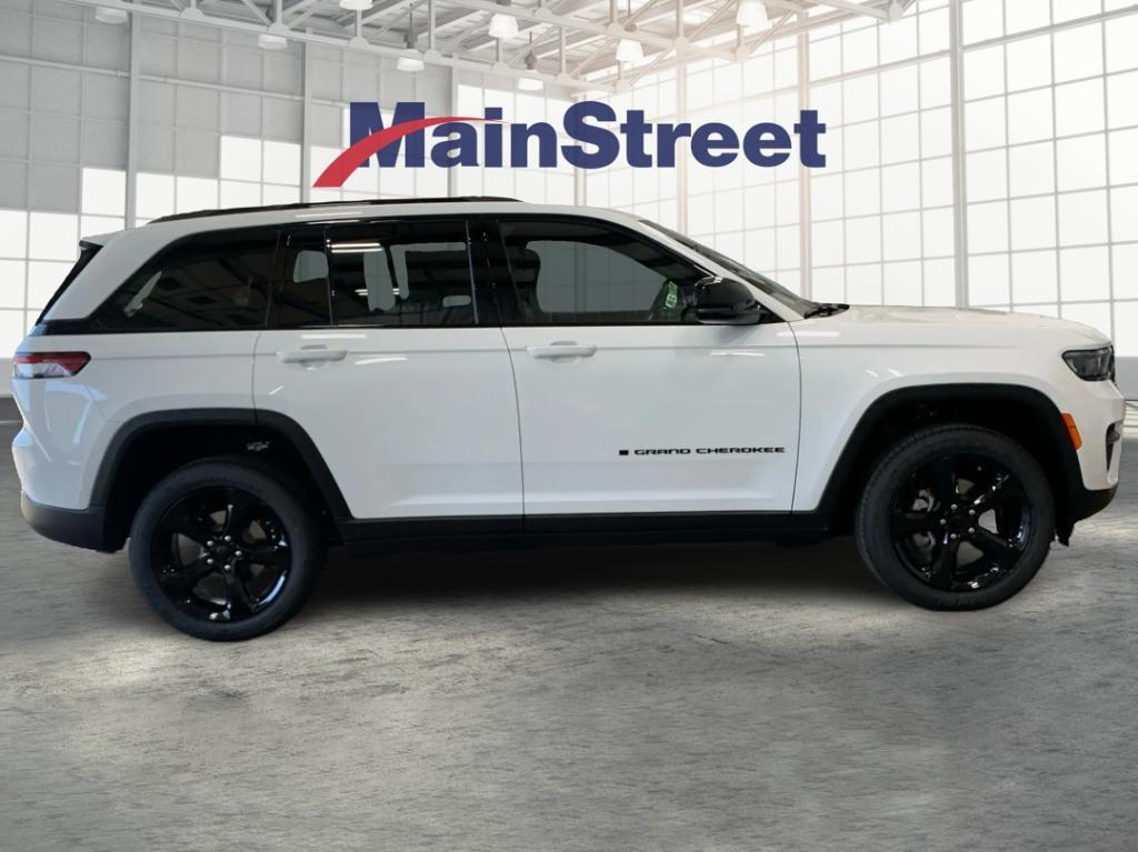 new 2025 Jeep Grand Cherokee car, priced at $40,398