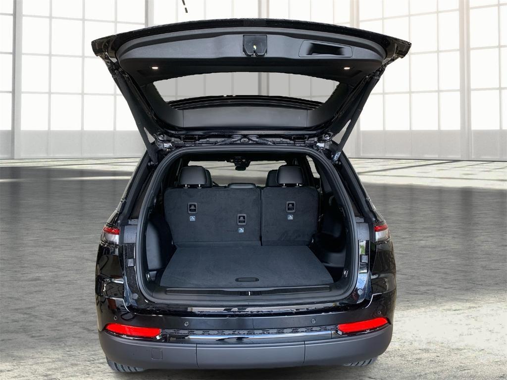 new 2025 Jeep Grand Cherokee car, priced at $40,809