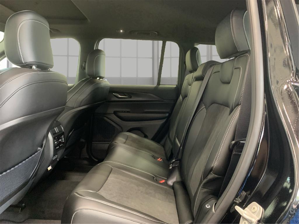 new 2025 Jeep Grand Cherokee car, priced at $40,809