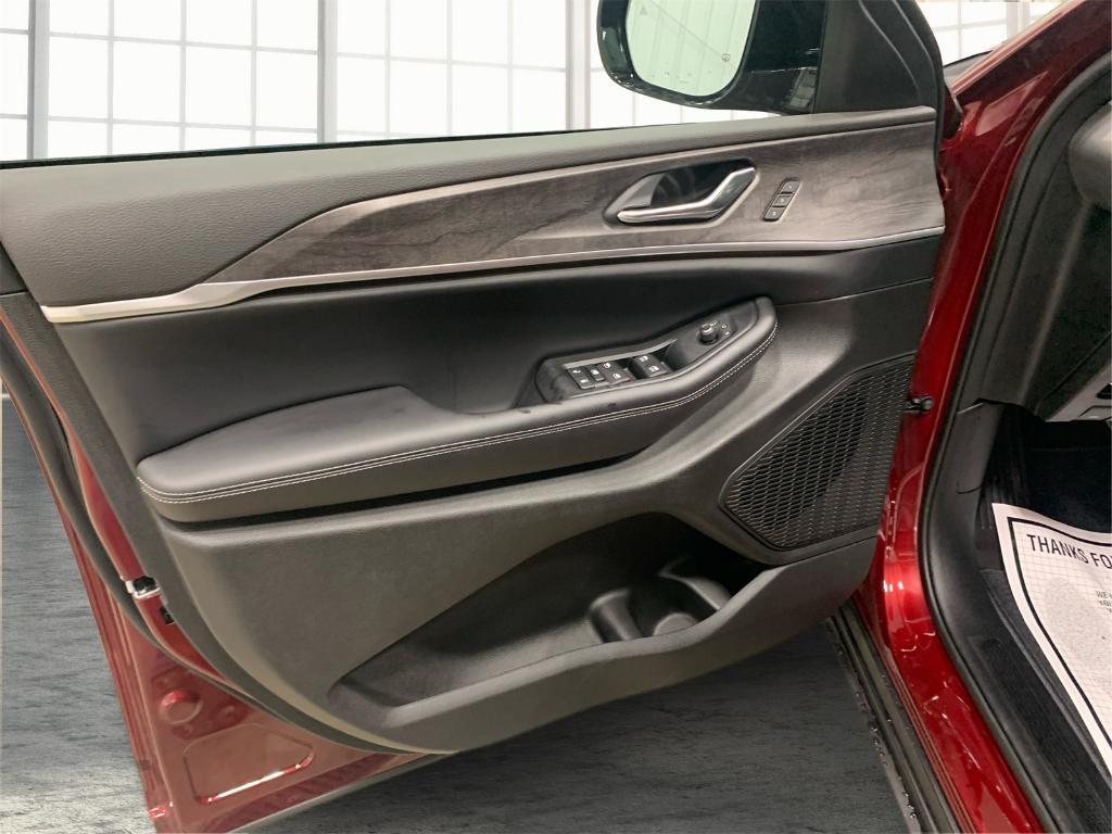 used 2025 Jeep Grand Cherokee L car, priced at $48,600