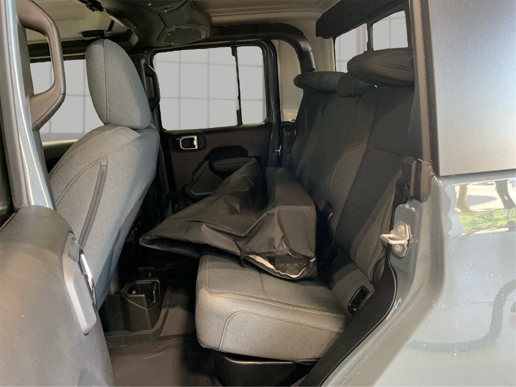 new 2025 Jeep Gladiator car, priced at $43,312