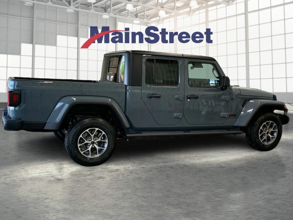 new 2025 Jeep Gladiator car, priced at $43,312