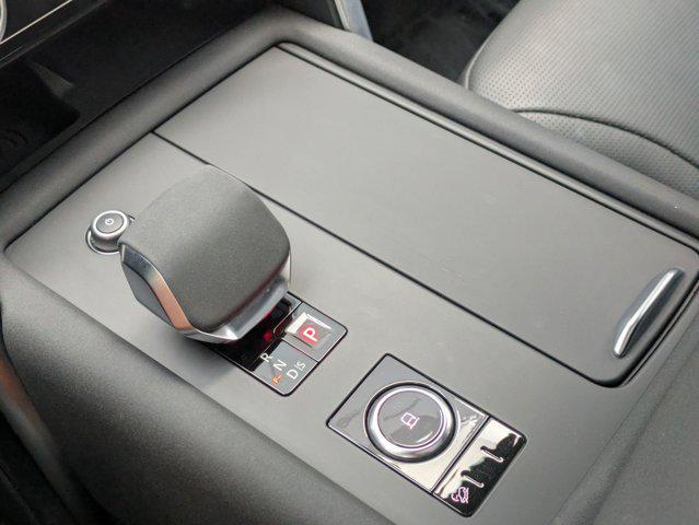 used 2024 Land Rover Discovery car, priced at $44,645