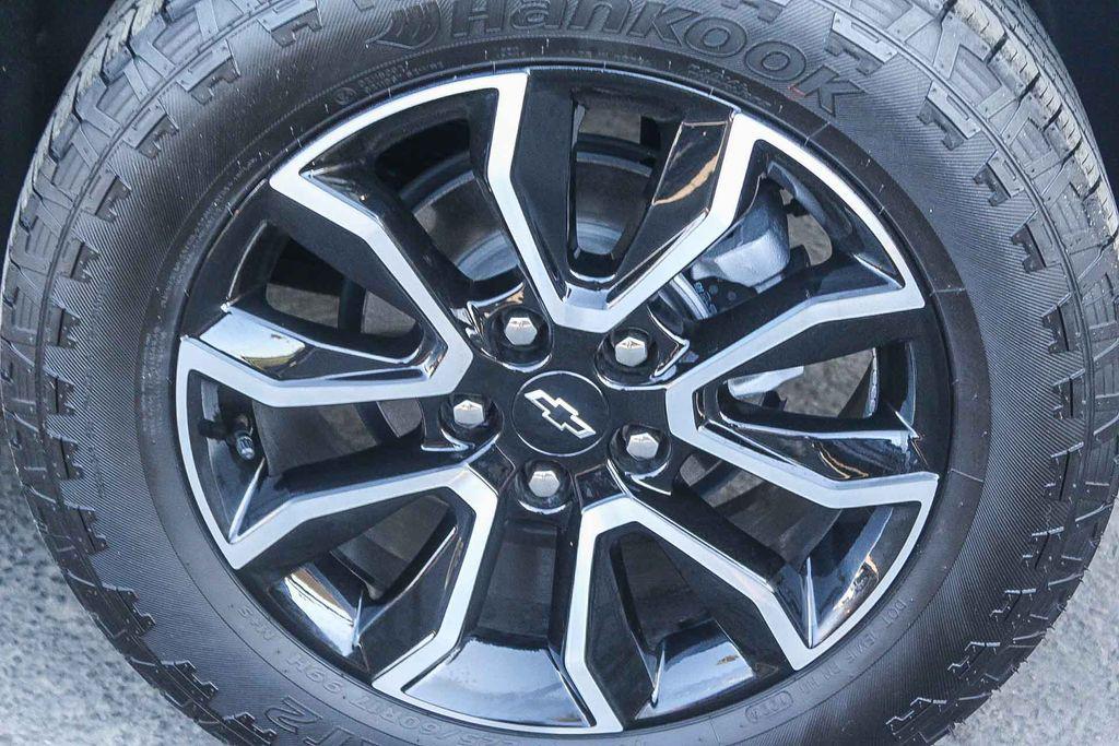 used 2025 Chevrolet TrailBlazer car, priced at $25,777