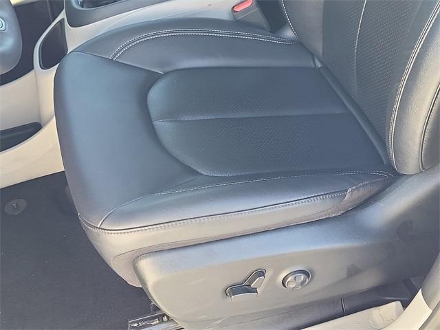 used 2024 Chrysler Pacifica car, priced at $32,833