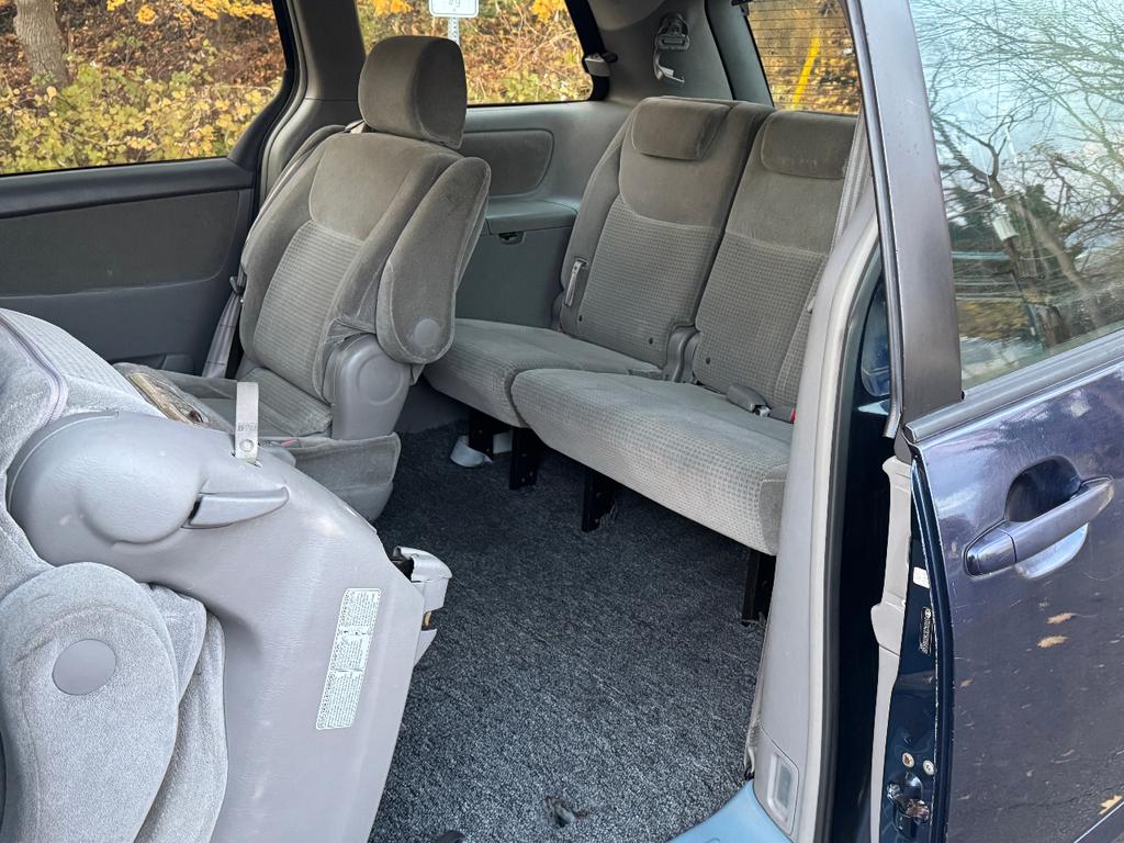 used 2006 Toyota Sienna car, priced at $4,595