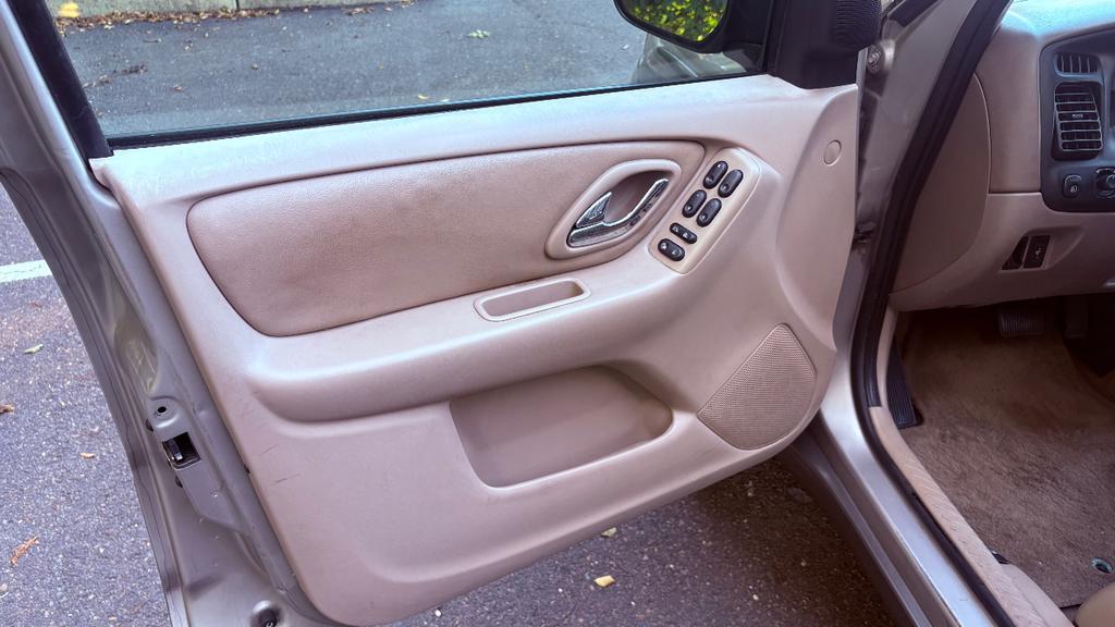 used 2001 Mazda Tribute car, priced at $3,495