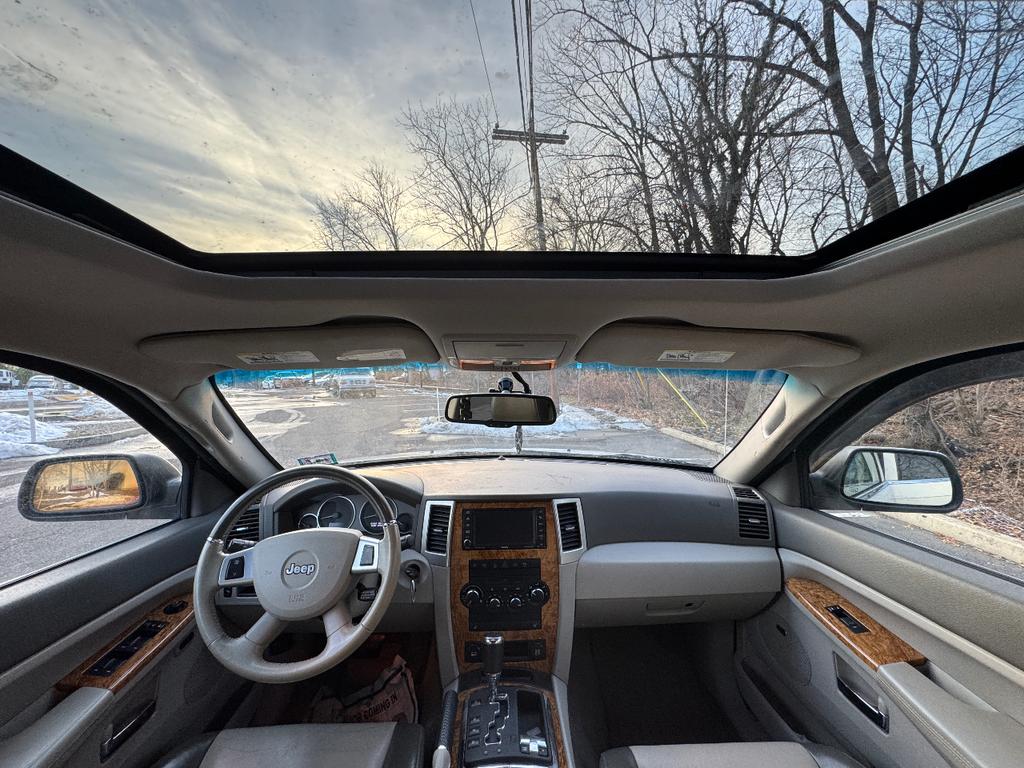 used 2009 Jeep Grand Cherokee car, priced at $4,095