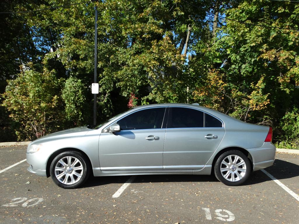 used 2009 Volvo S80 car, priced at $4,595