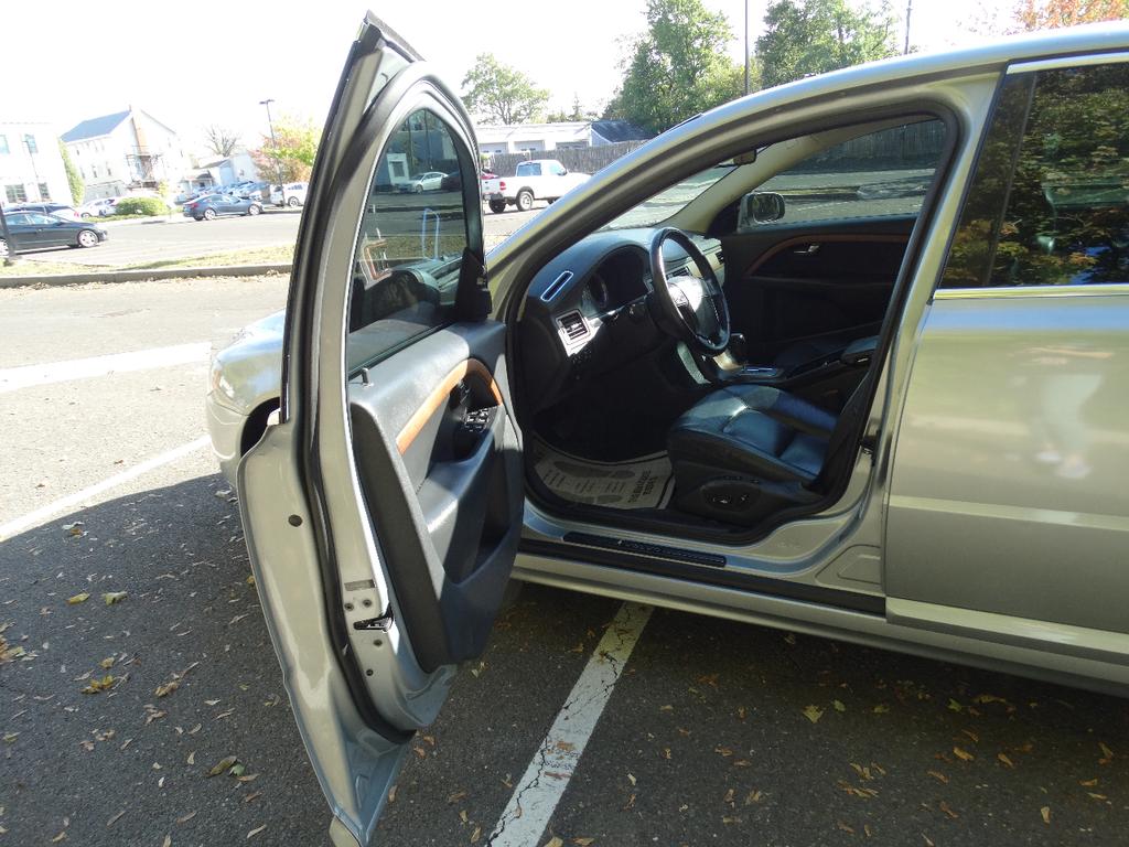 used 2009 Volvo S80 car, priced at $4,595
