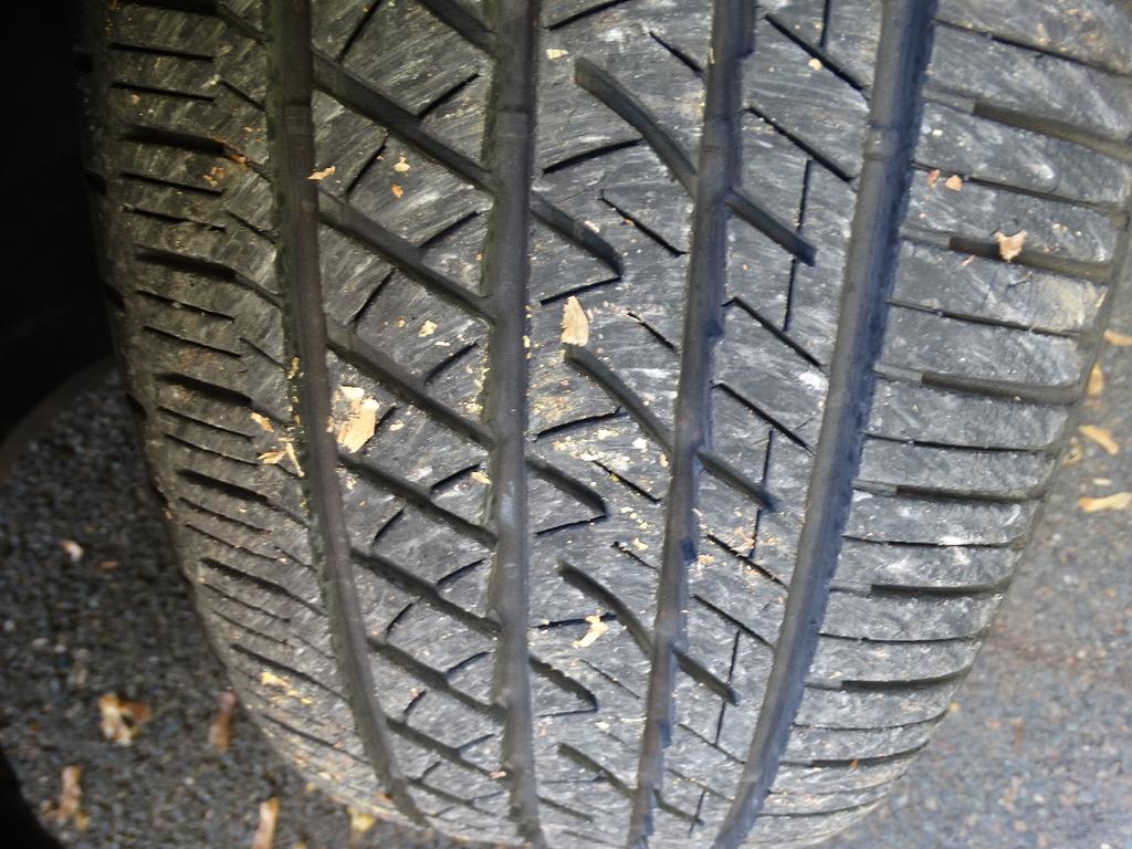 used 2009 Volvo S80 car, priced at $4,595