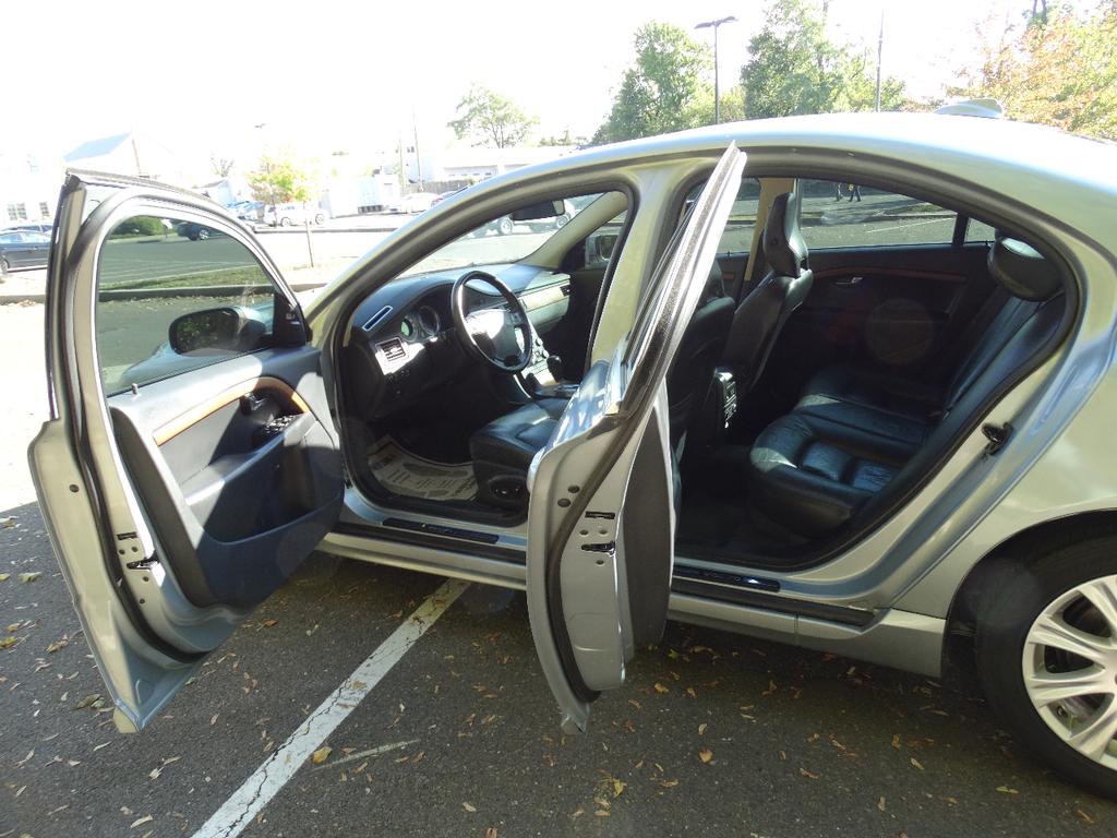 used 2009 Volvo S80 car, priced at $4,595