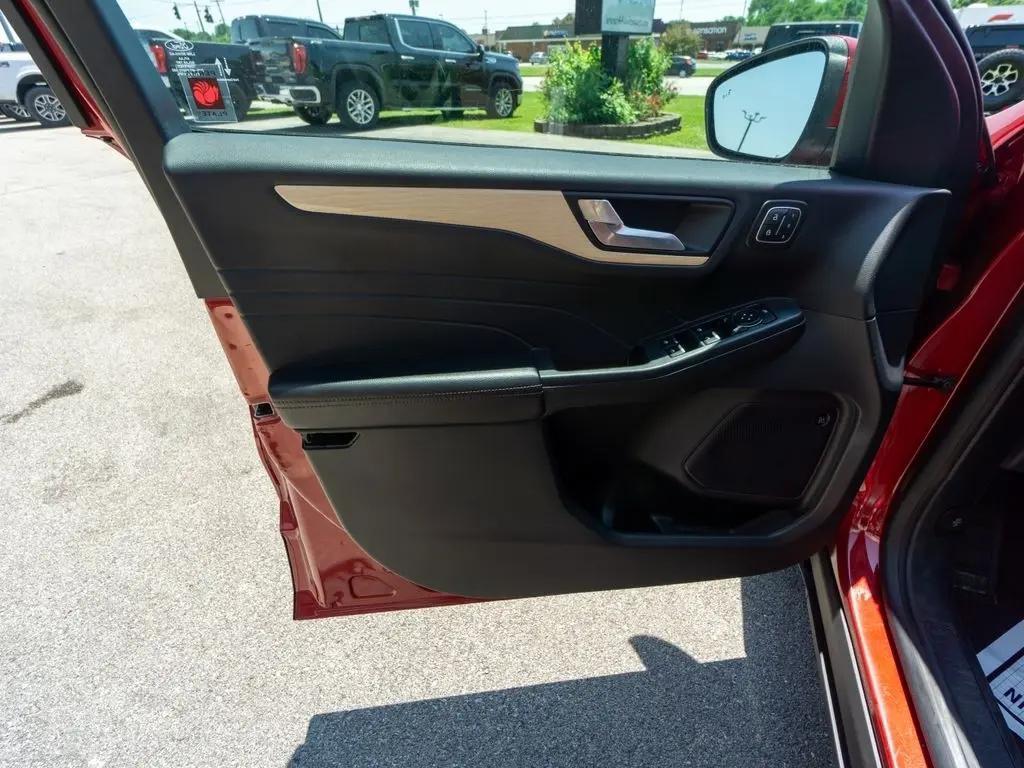 used 2022 Ford Escape car, priced at $24,044