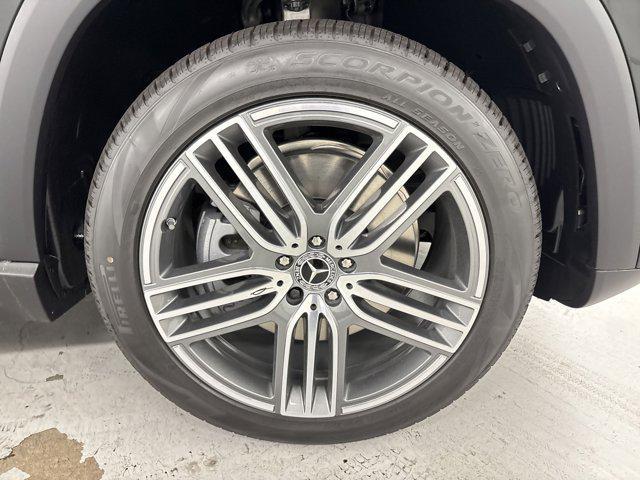 new 2026 Mercedes-Benz GLS 450 car