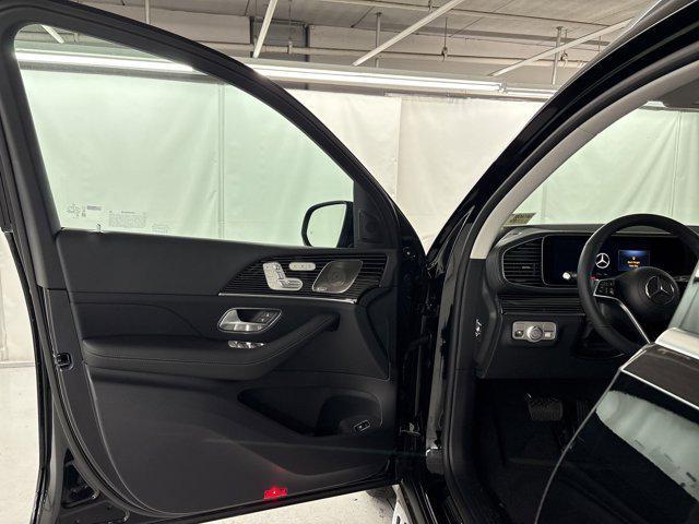new 2026 Mercedes-Benz GLS 450 car