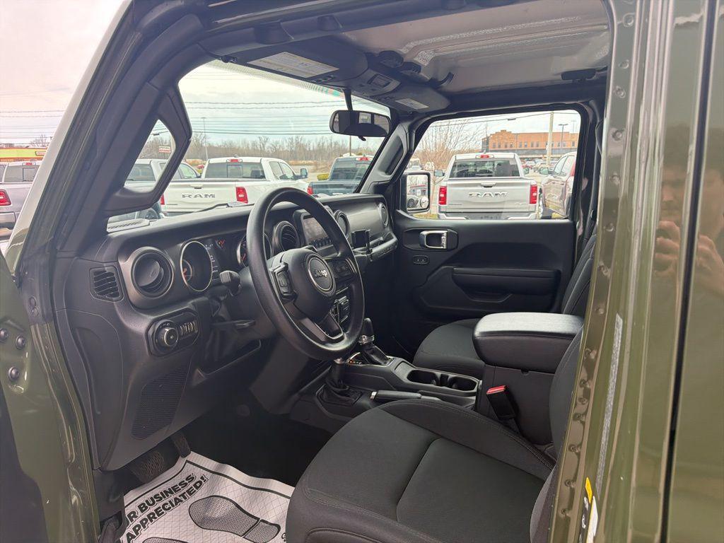 used 2022 Jeep Wrangler Unlimited car, priced at $33,400