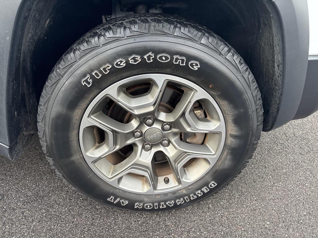 used 2022 Jeep Cherokee car, priced at $25,200