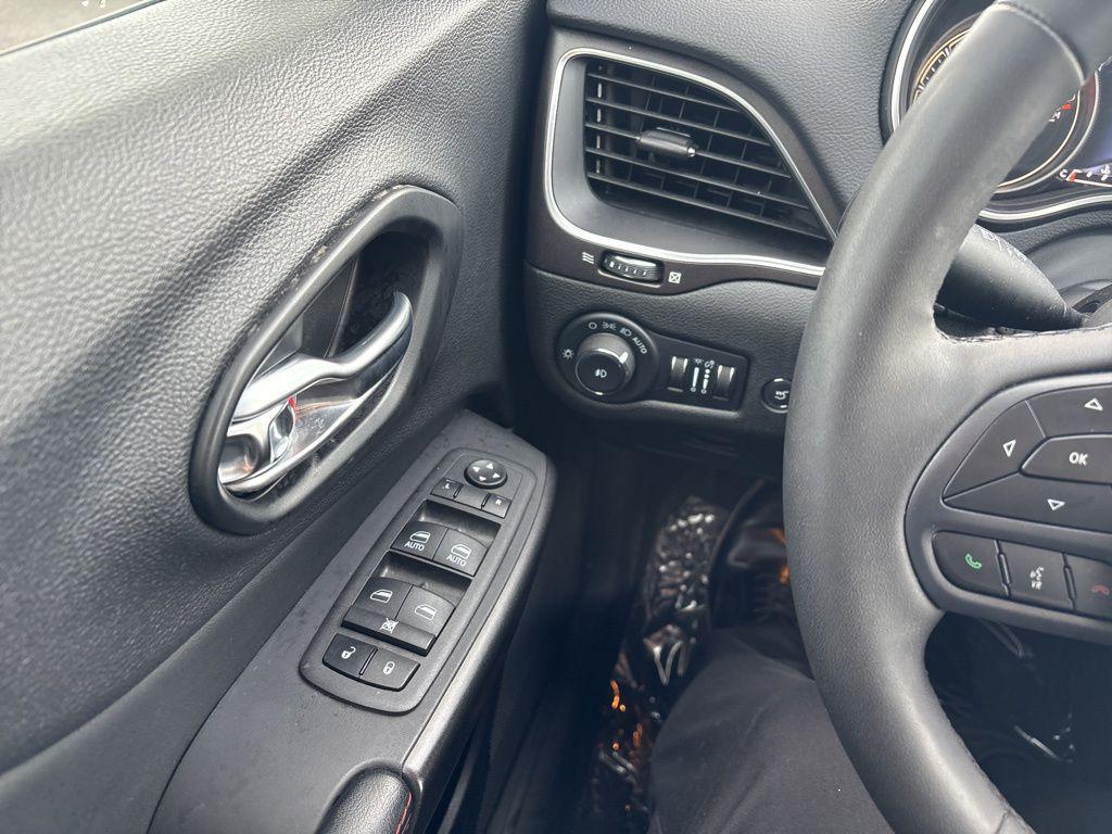 used 2022 Jeep Cherokee car, priced at $25,200