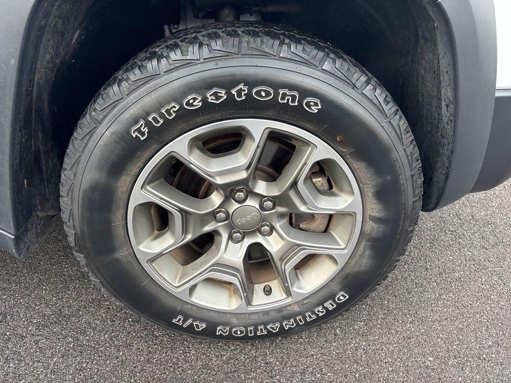 used 2022 Jeep Cherokee car, priced at $25,200