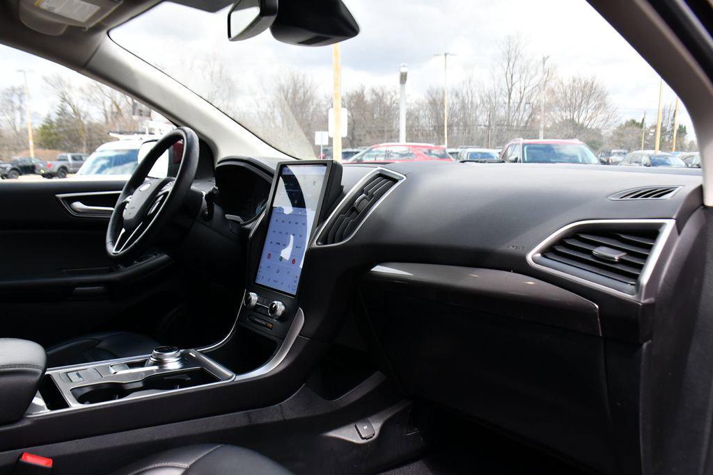 used 2024 Ford Edge car, priced at $25,173