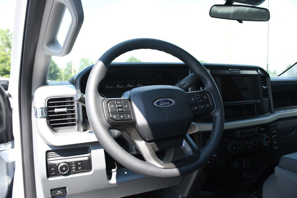 new 2025 Ford F-350 car, priced at $48,476
