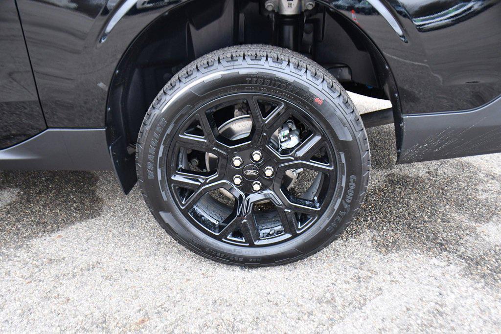 new 2025 Ford Maverick car, priced at $35,090