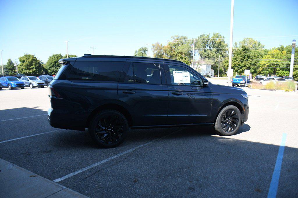 new 2025 Lincoln Navigator car, priced at $96,748