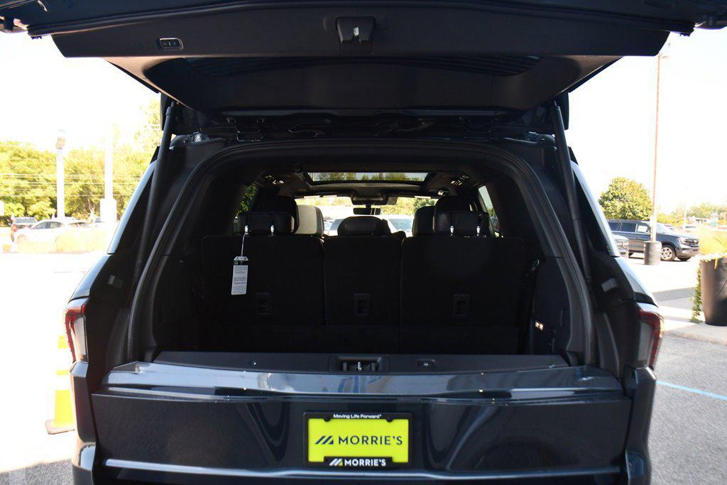 new 2025 Lincoln Navigator car, priced at $96,748