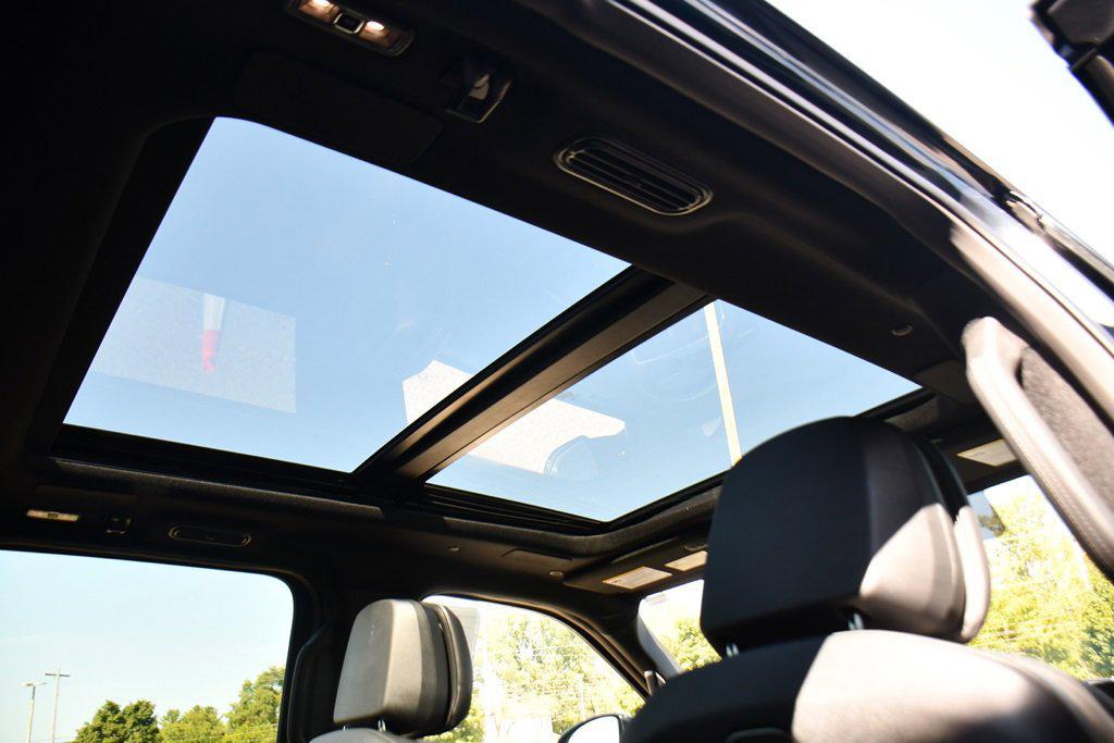 new 2025 Lincoln Navigator car, priced at $96,748