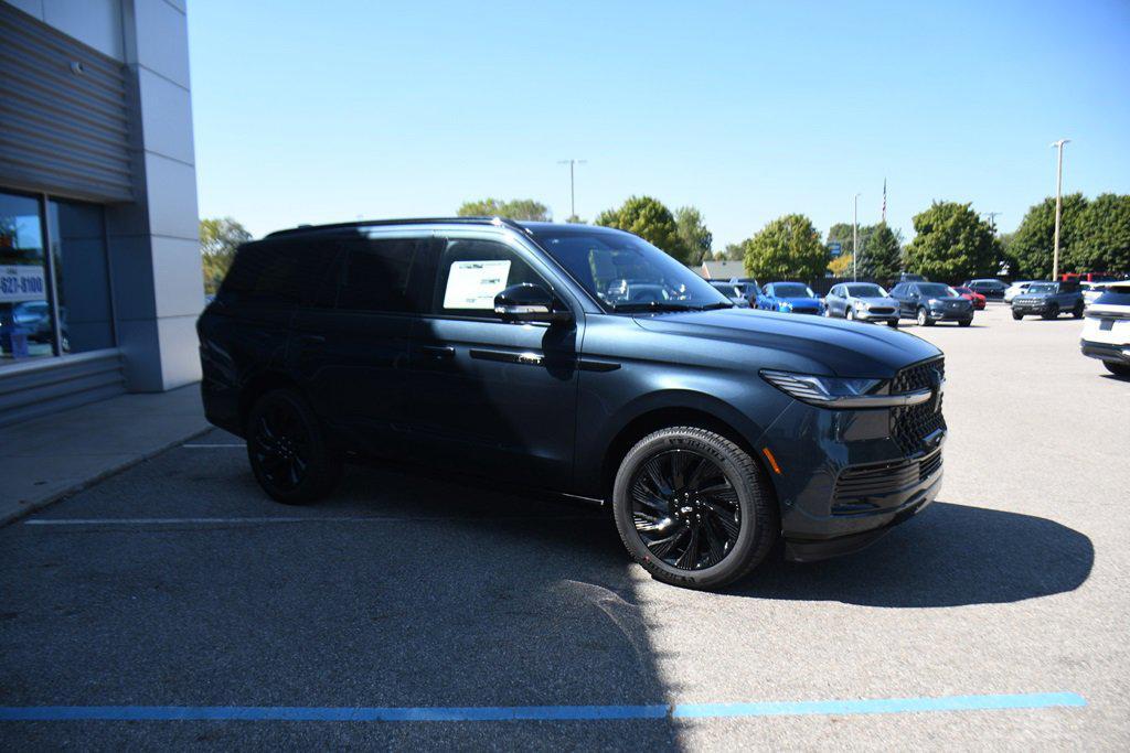 new 2025 Lincoln Navigator car, priced at $96,748